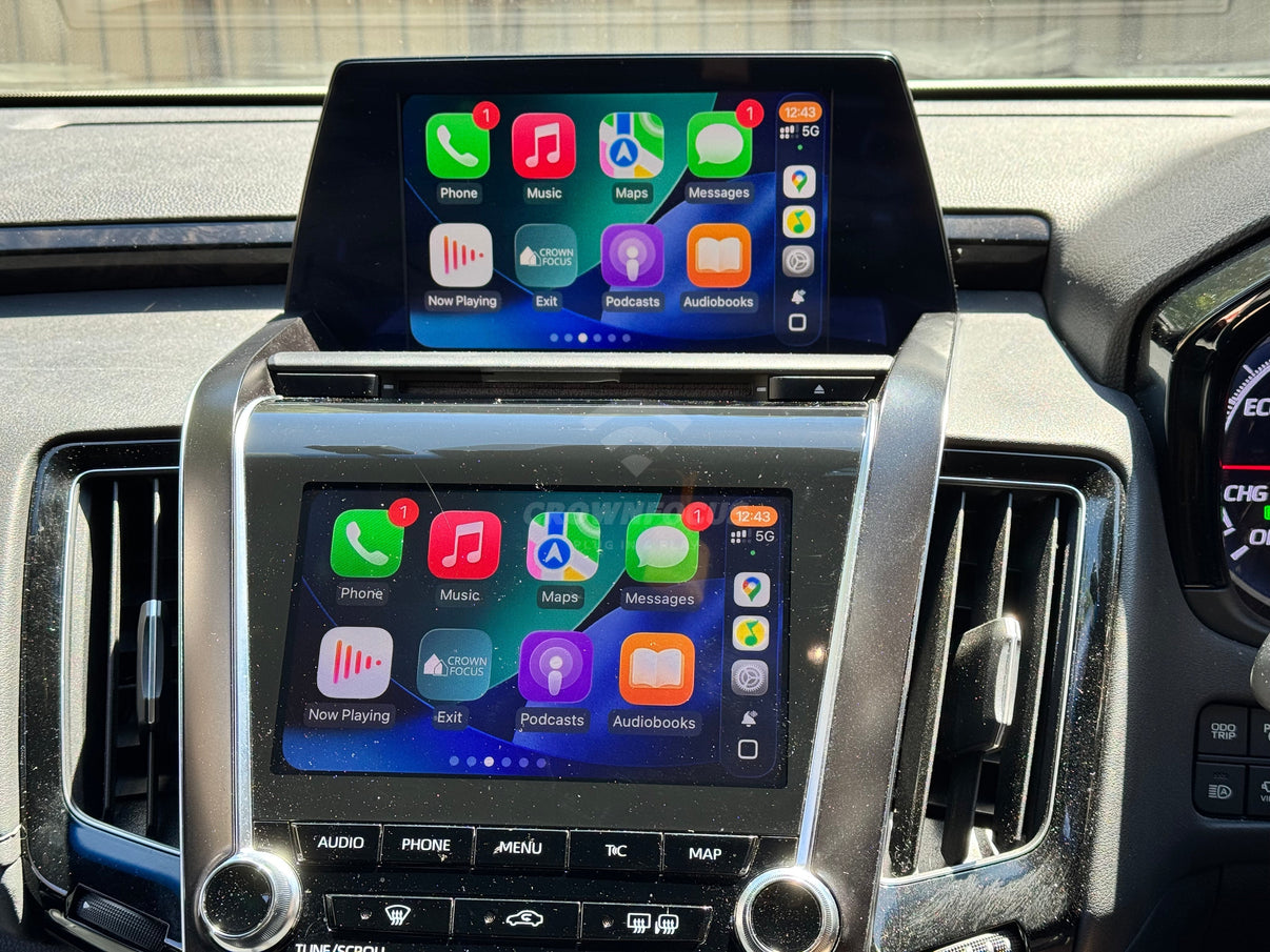 CrownFocus wireless Apple CarPlay operating on both factory screens in a Toyota Crown S220