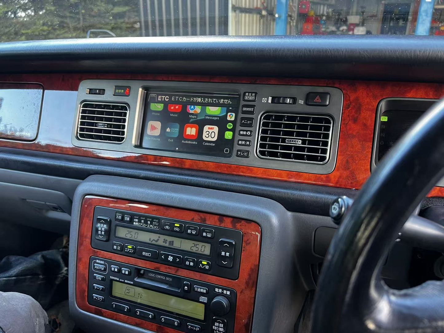 Toyota Century GZG50 OEM head units wireless Apple CarPlay & Android Auto Integration Kits - CrownFocus