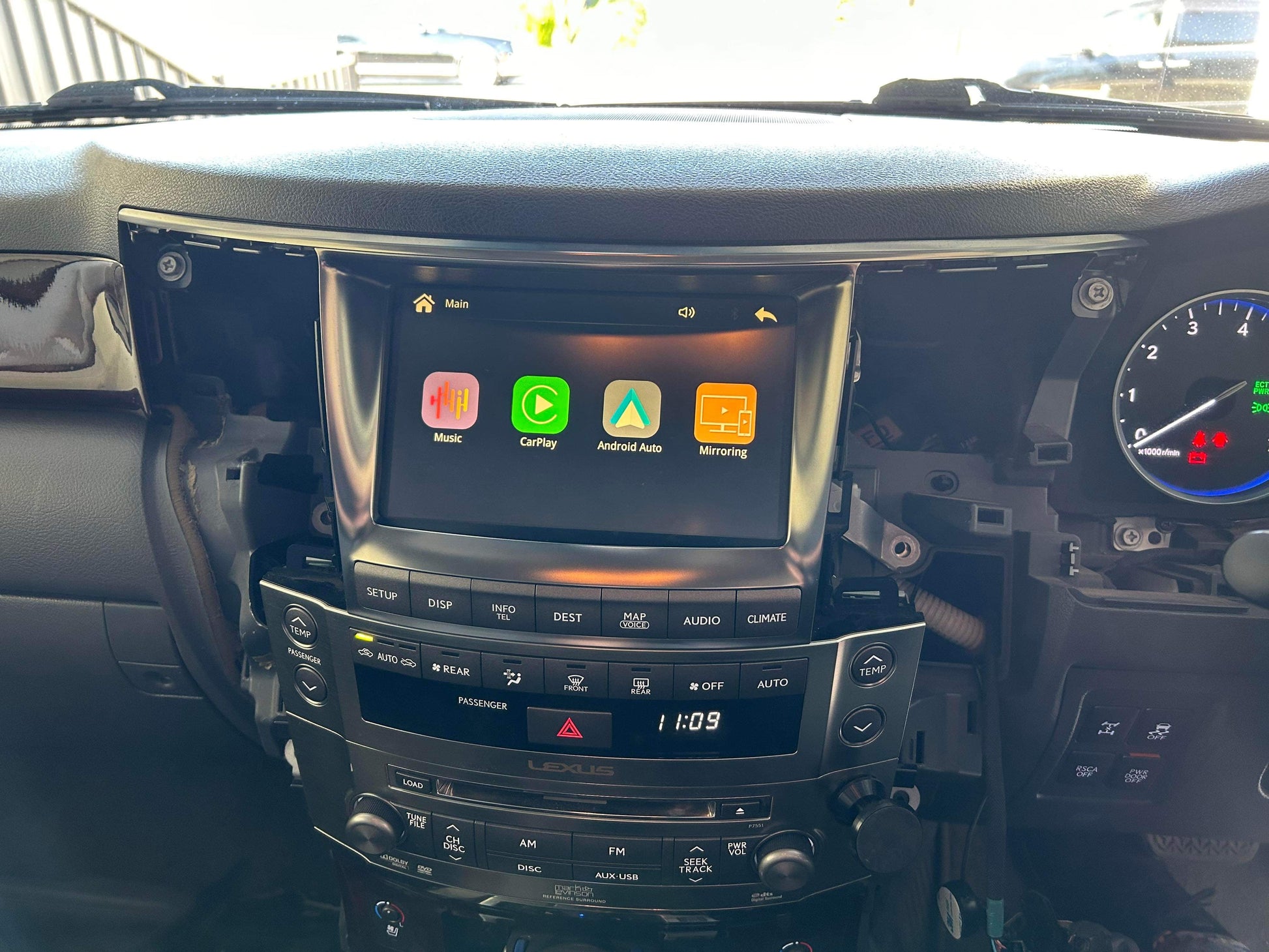 2013-2015 Lexus LX570 wireless Apple CarPlay & Android Auto integration Kits - CrownFocus